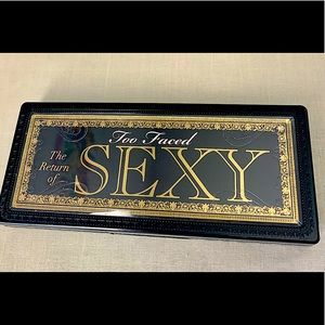 Too Faced The Return of Sexy eyeshadow palette.